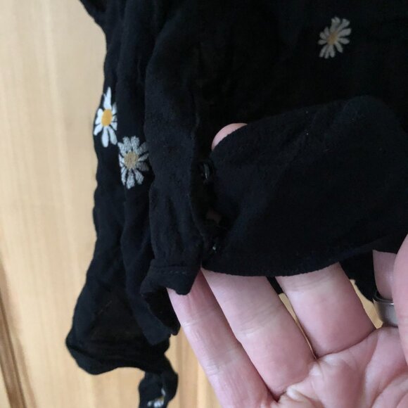 Madewell Short Sleeve Floral Cropped Wrap Blouse - Black w/ Daisies, Sz L - Picture 7 of 13